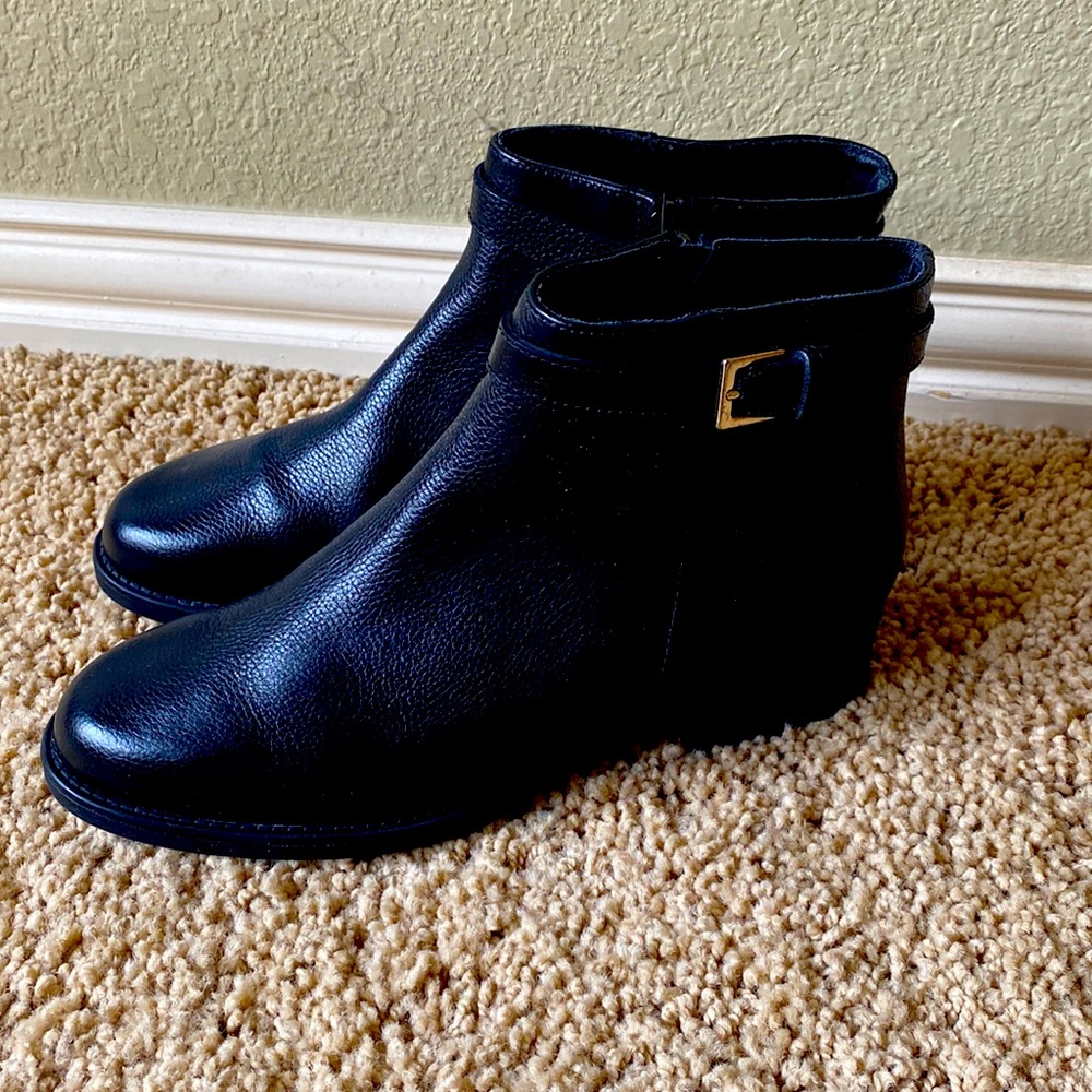 SAS black leather ankle boots, mint condition!